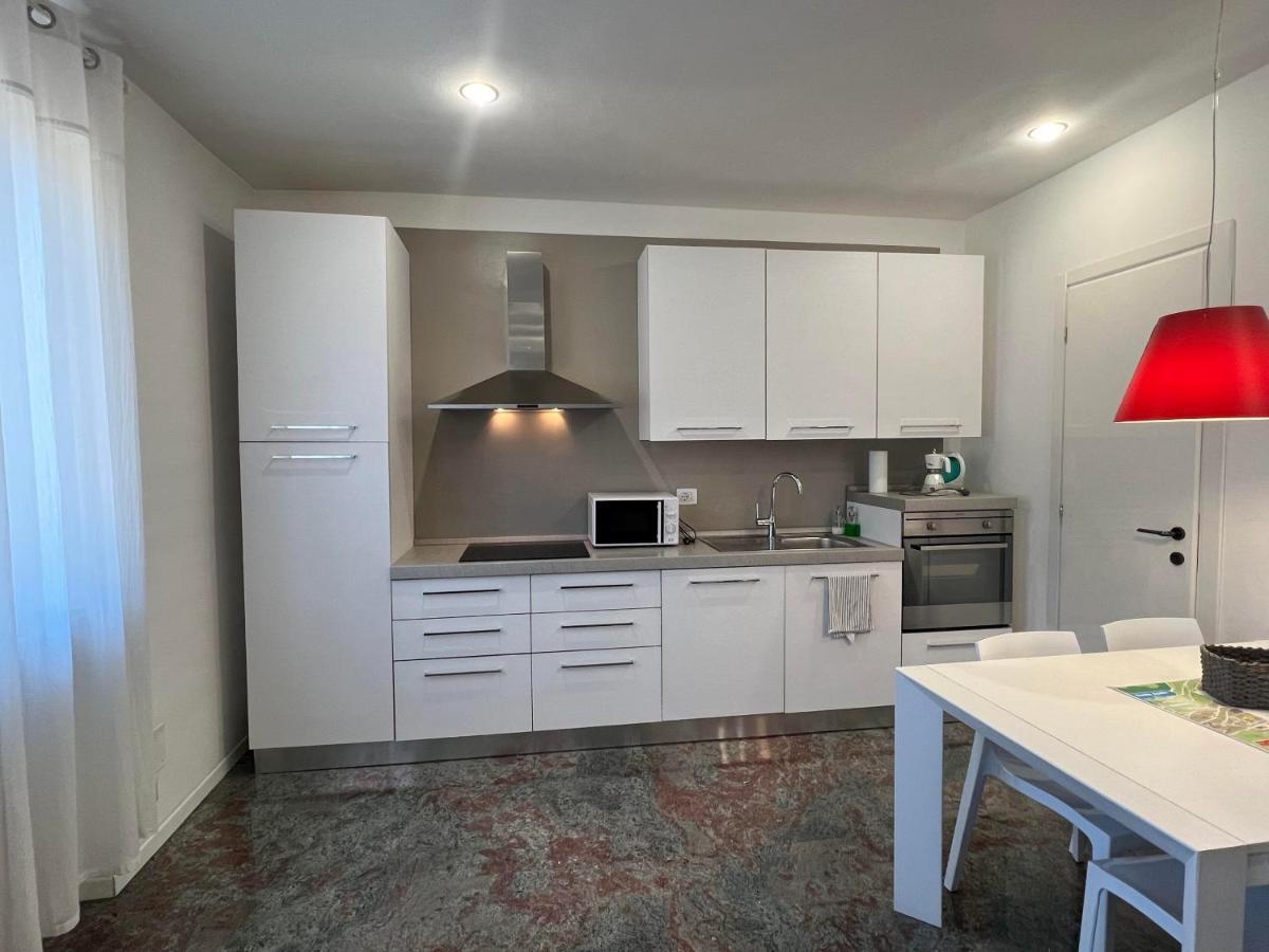 Un Nido Nel Centro Storico Con Garage Apartment Aosta Exterior photo